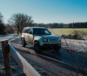 Neue Land Rover Fahrzeuge im Abo: 4x4 Power trifft Luxus